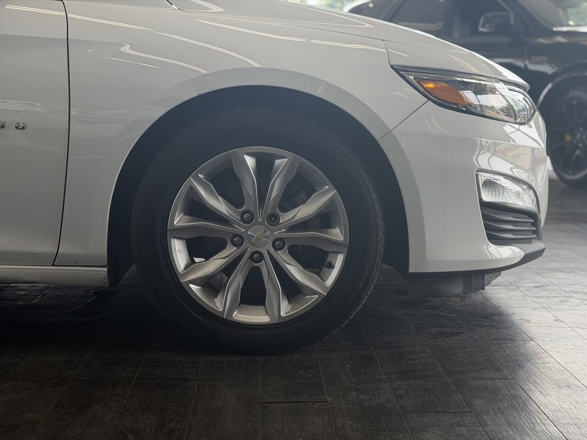 Used 2019 Chevrolet Malibu LT FWD image 19
