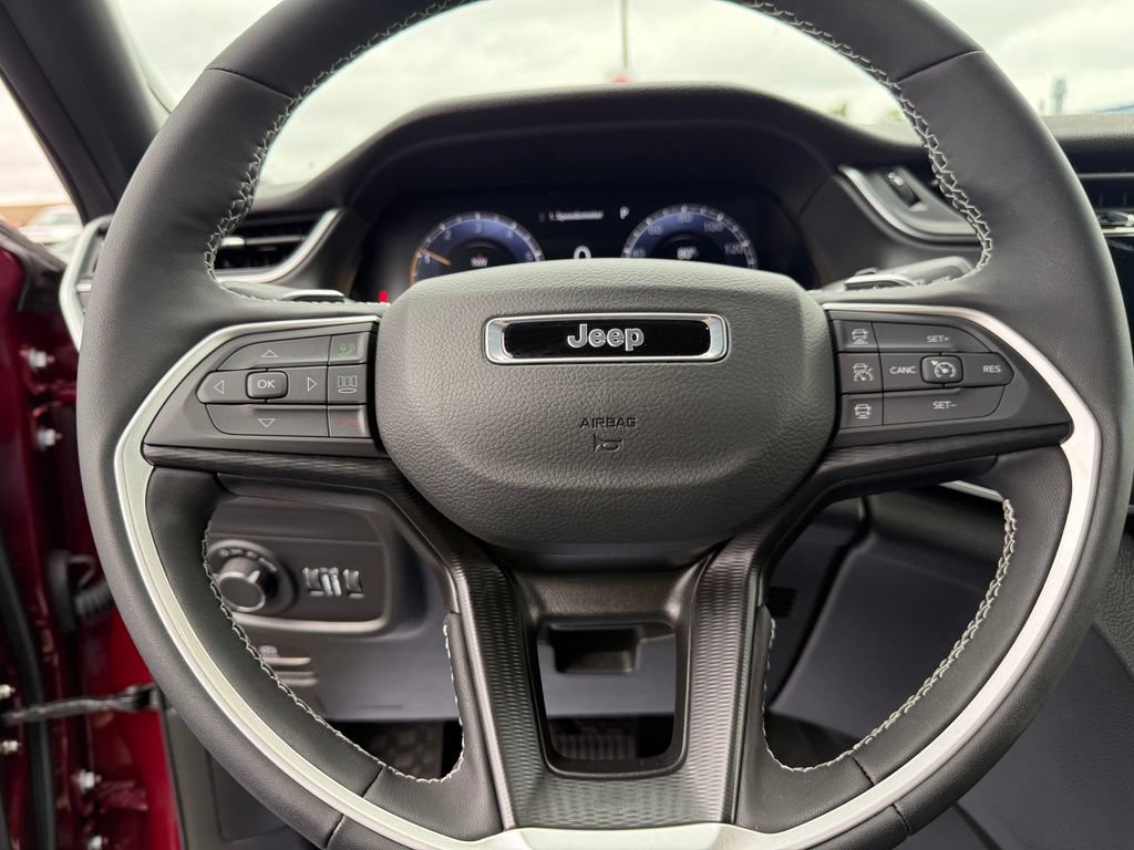 Used 2025 Jeep Grand Cherokee L Laredo w/ Luxury Tech Group I AWD/4WD image 35