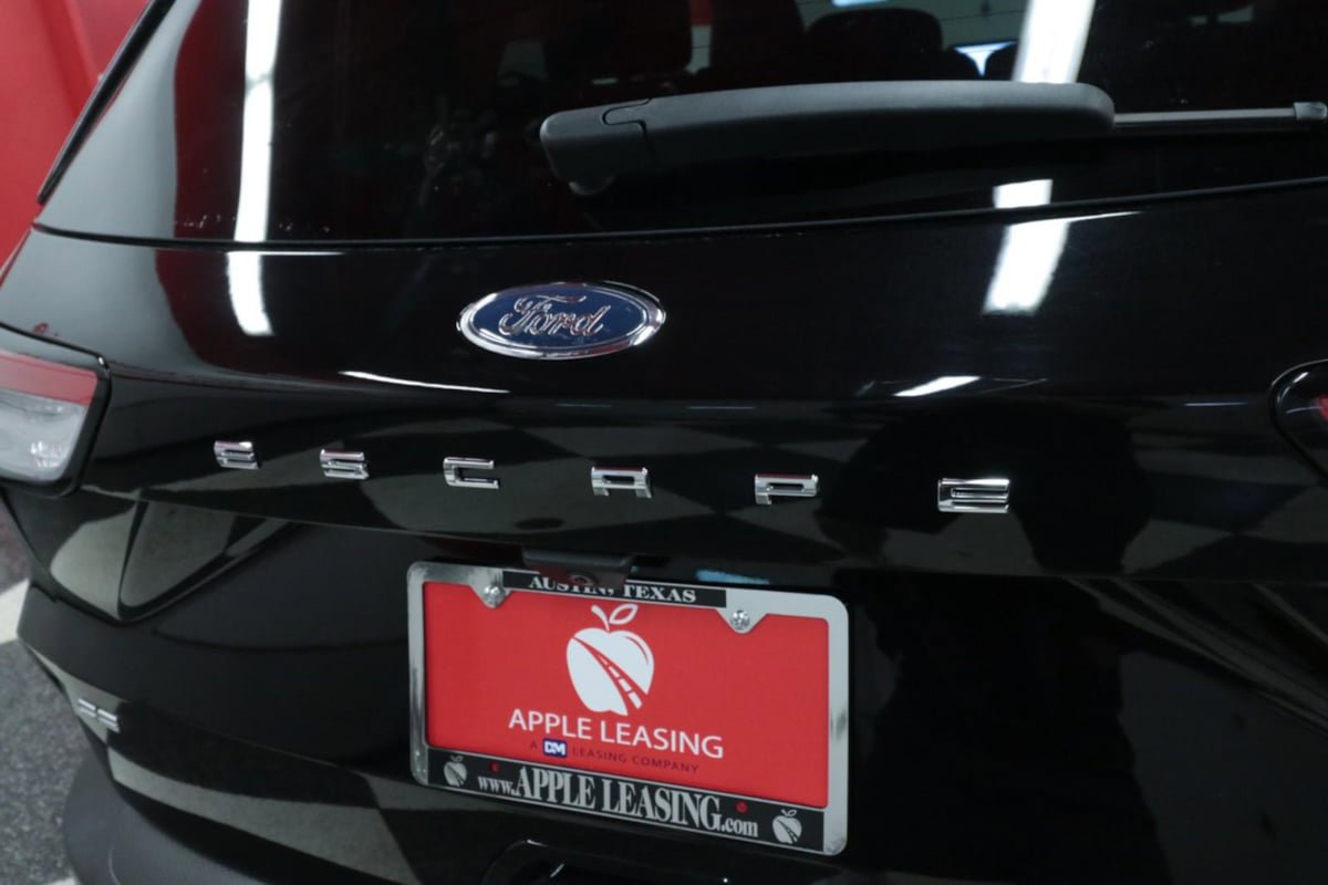 Used 2021 Ford Escape SE w/ SE Sport Appearance Package FWD image 25