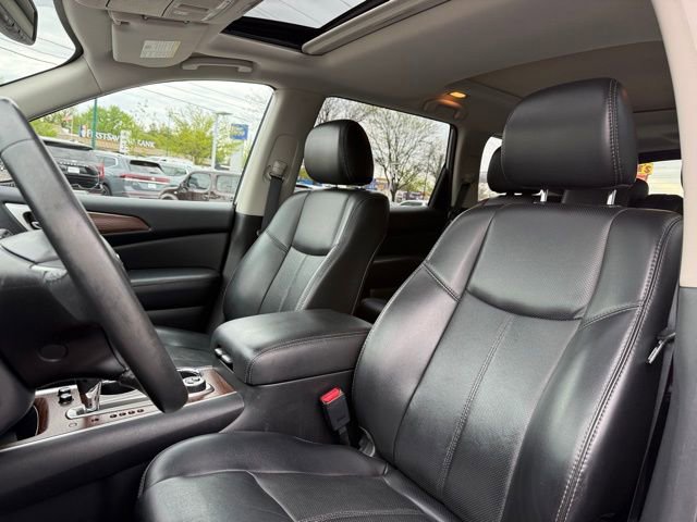 Used 2017 Nissan Pathfinder Platinum w/ Cargo Package image 15