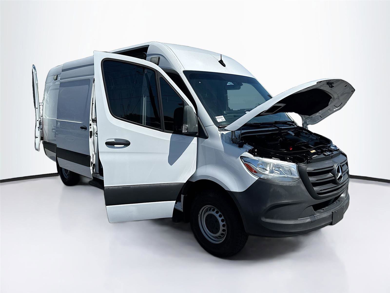 Used 2020 Mercedes-Benz Sprinter 2500 w/ Driver Convenience Package image 32