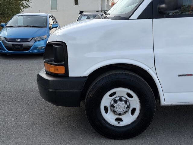 Used 2017 Chevrolet Express 2500 image 11