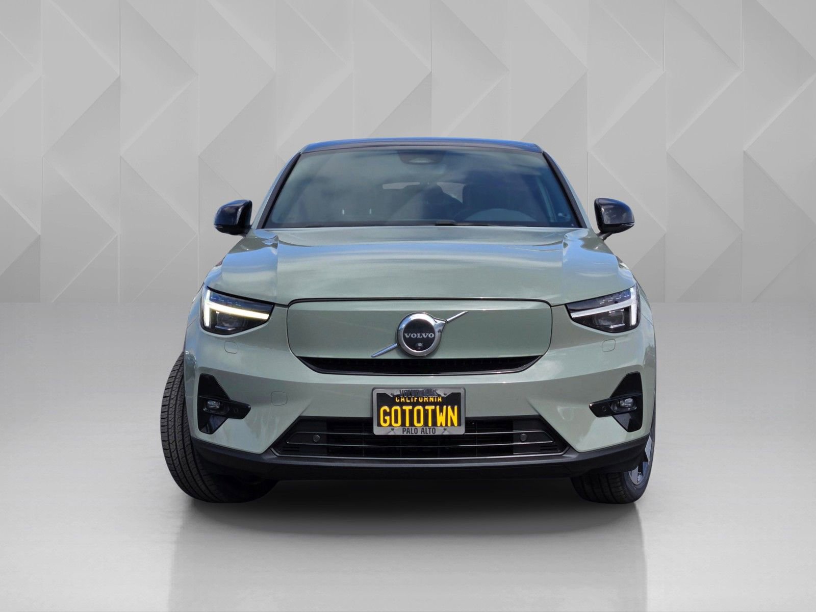 Certified 2023 Volvo C40 P8 Recharge Ultimate w/ Protection Package Premier image 2