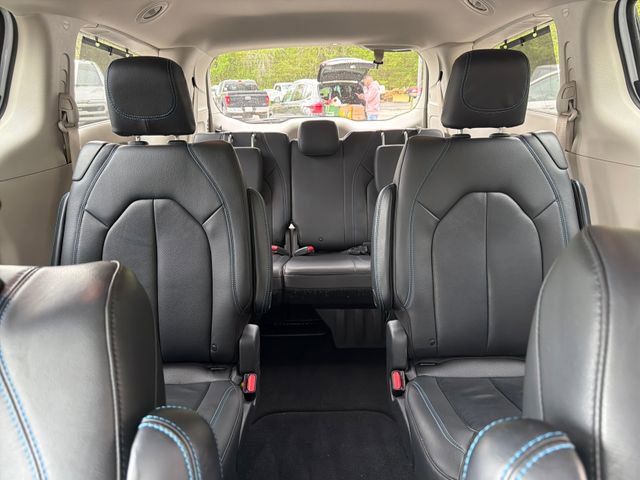 Used 2021 Chrysler Pacifica Touring-L AWD/4WD image 18