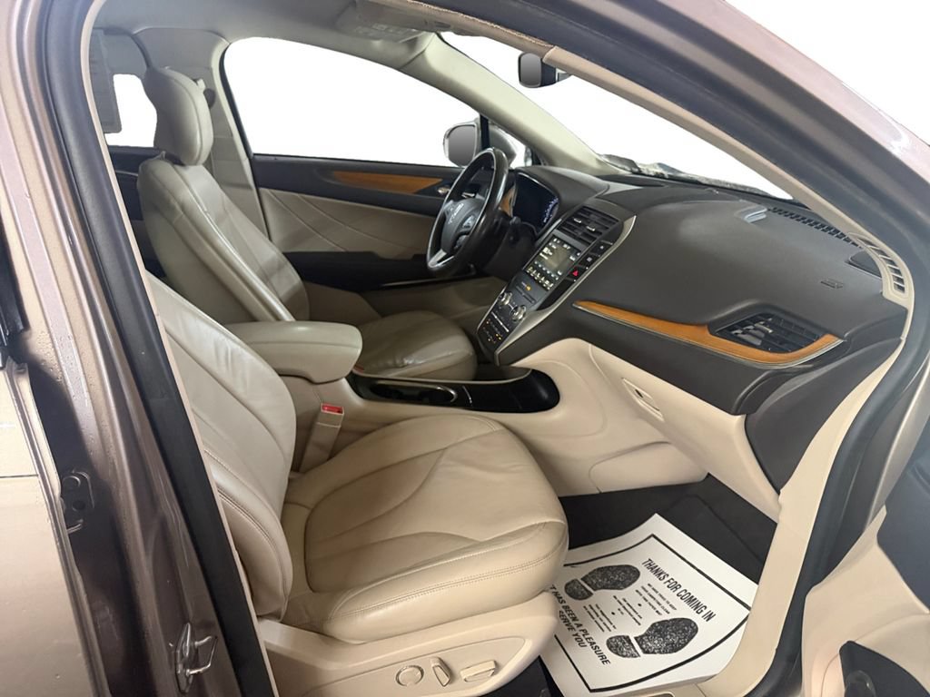 Used 2019 Lincoln MKC Select w/ Select Plus Package FWD image 27