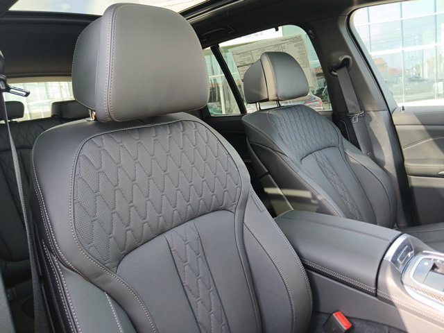 New 2026 BMW X5 M60i w/ Executive Package AWD/4WD image 18