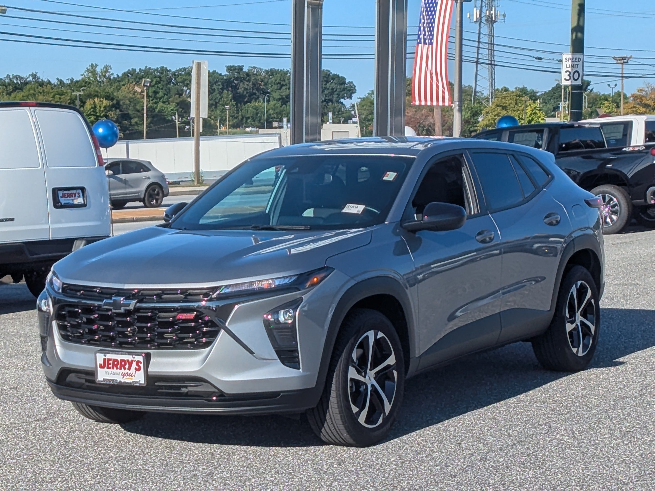 Used 2024 Chevrolet Trax RS w/ Driver Confidence Package FWD image 4