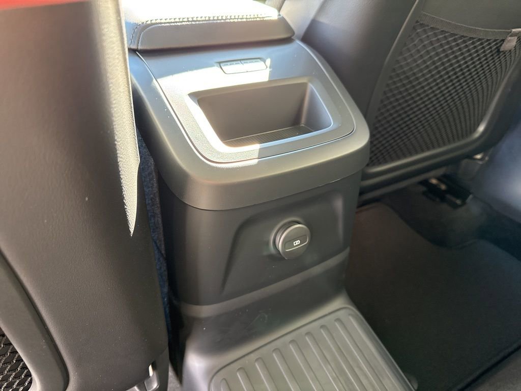 Used 2024 Volvo XC60 T8 Plus w/ Protection Package Premier image 16