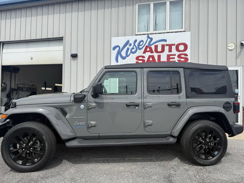Used 2023 Jeep Wrangler Unlimited Sahara AWD/4WD image 10