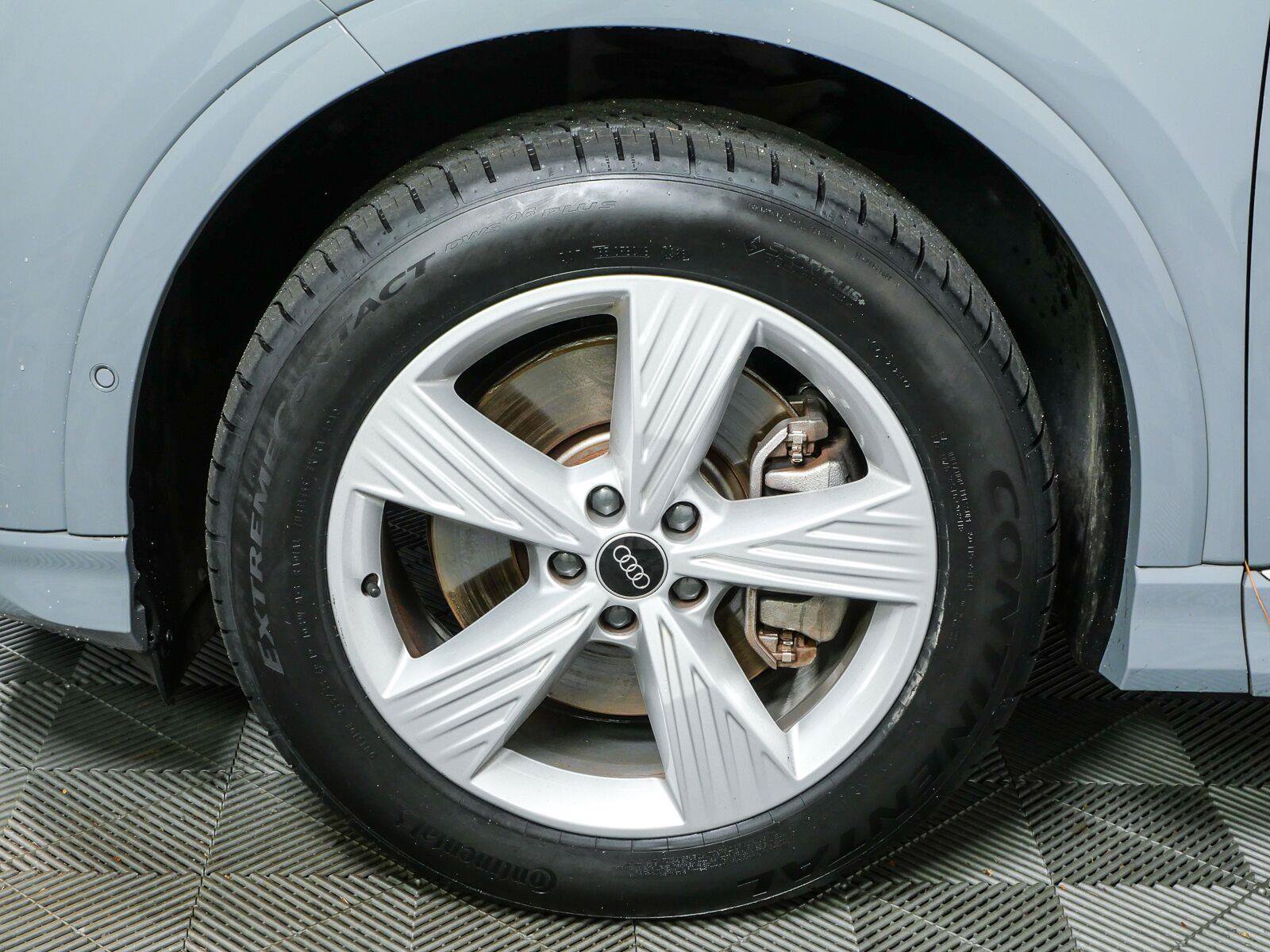 Used 2023 Audi Q4 e-tron Prestige AWD/4WD image 38