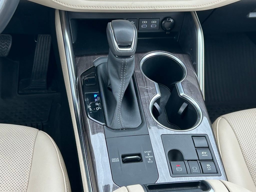 Used 2023 Toyota Highlander Platinum image 25