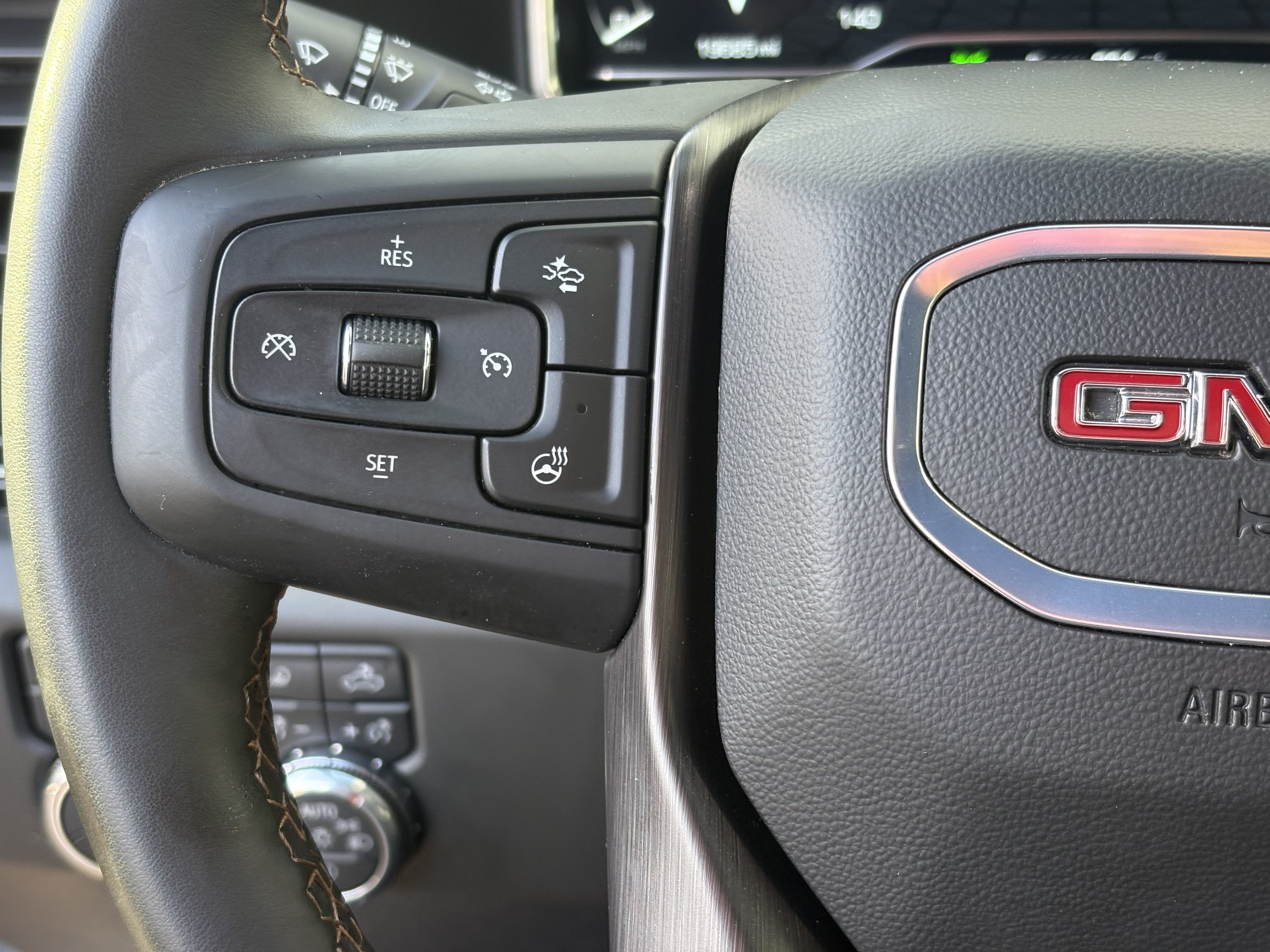 Used 2025 GMC Sierra 2500 AT4 w/ AT4 Premium Plus Package AWD/4WD image 16
