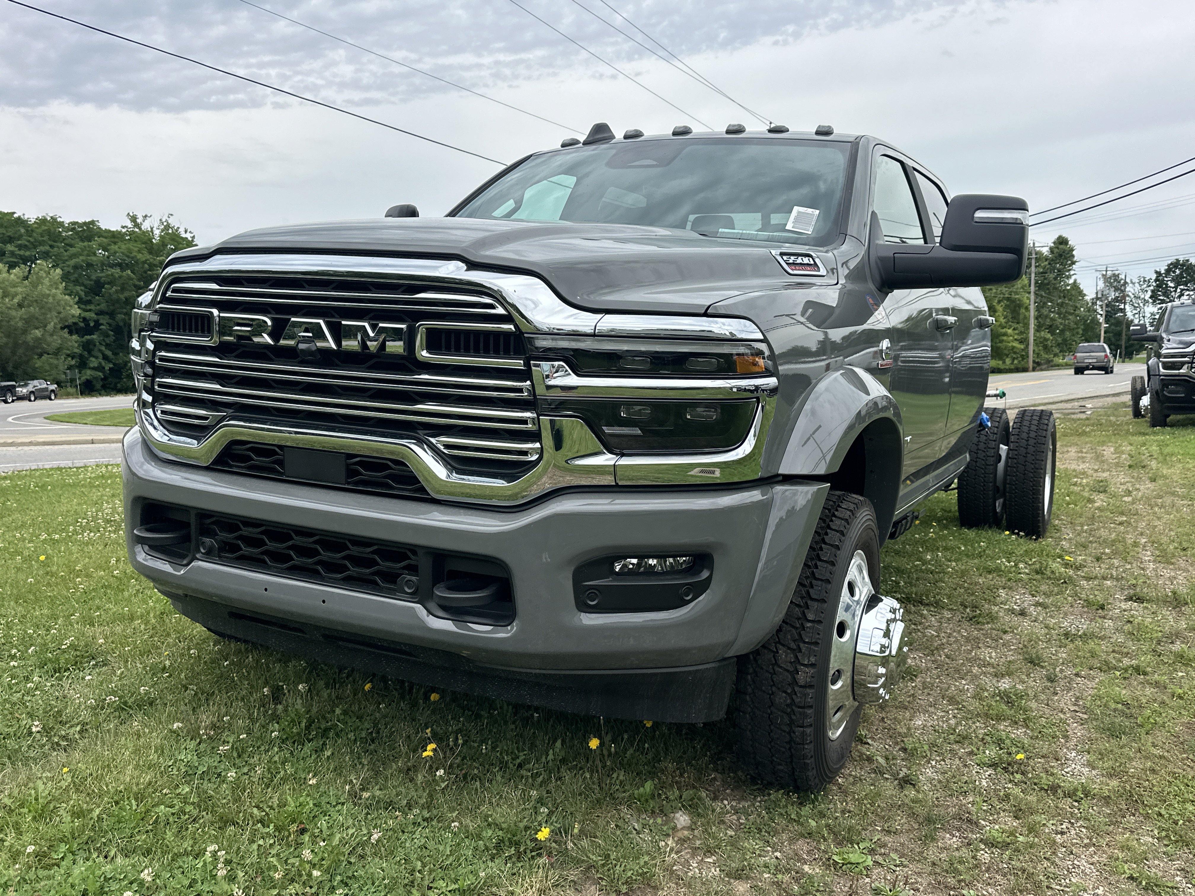New 2026 RAM 5500 4x4 Crew Cab w/ Laramie Trim Package image 24