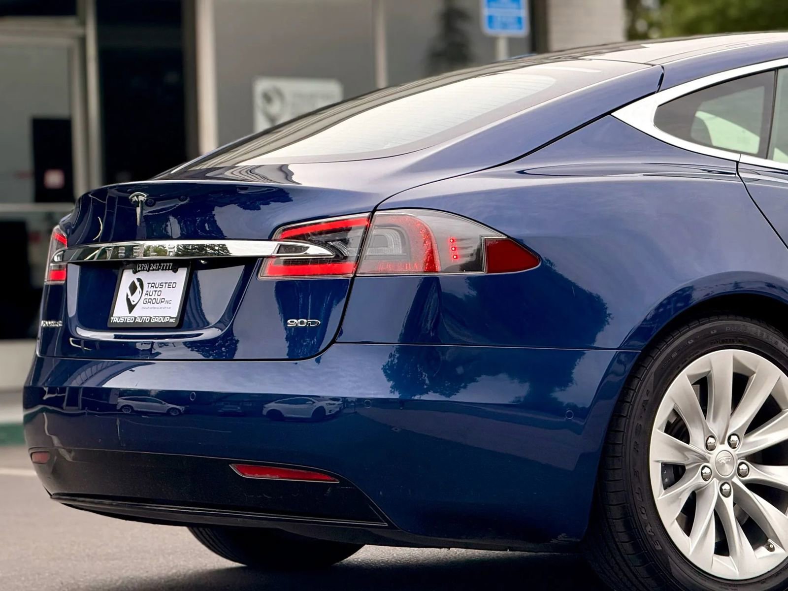 Used 2017 Tesla Model S 90D image 8