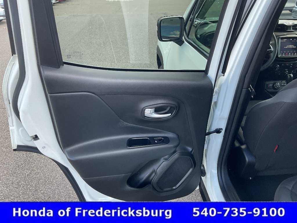 Used 2023 Jeep Renegade Trailhawk AWD/4WD image 15
