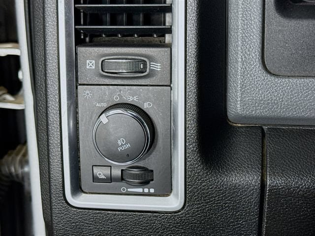 Used 2018 RAM 3500 SLT w/ Luxury Group AWD/4WD image 10