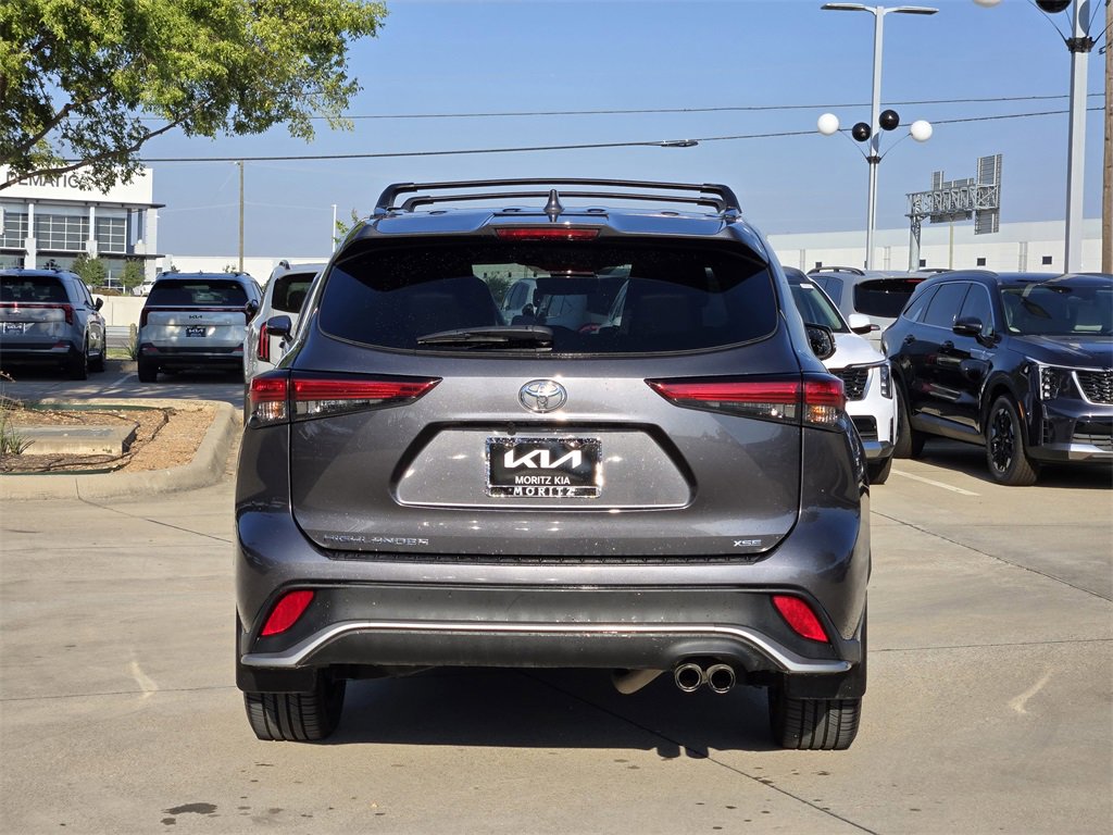 Used 2022 Toyota Highlander XSE image 13