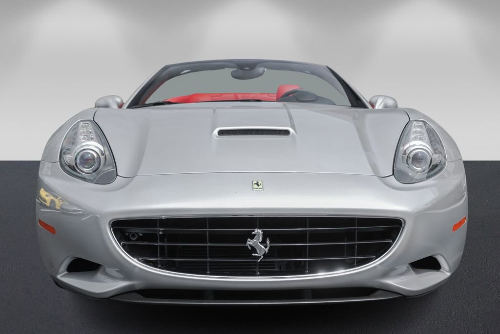 Used 2010 Ferrari California image 8