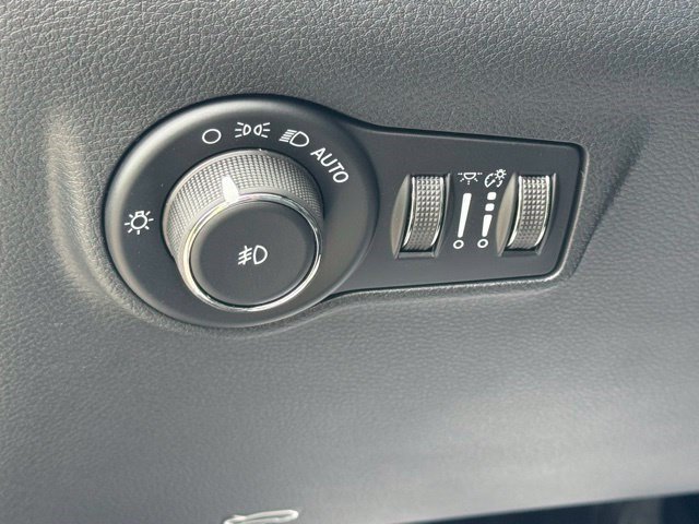 New 2026 Jeep Compass Latitude AWD/4WD image 12