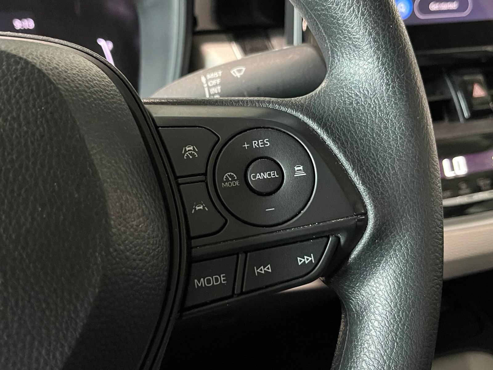 Used 2026 Toyota Corolla LE w/ LE Premium Package FWD image 27