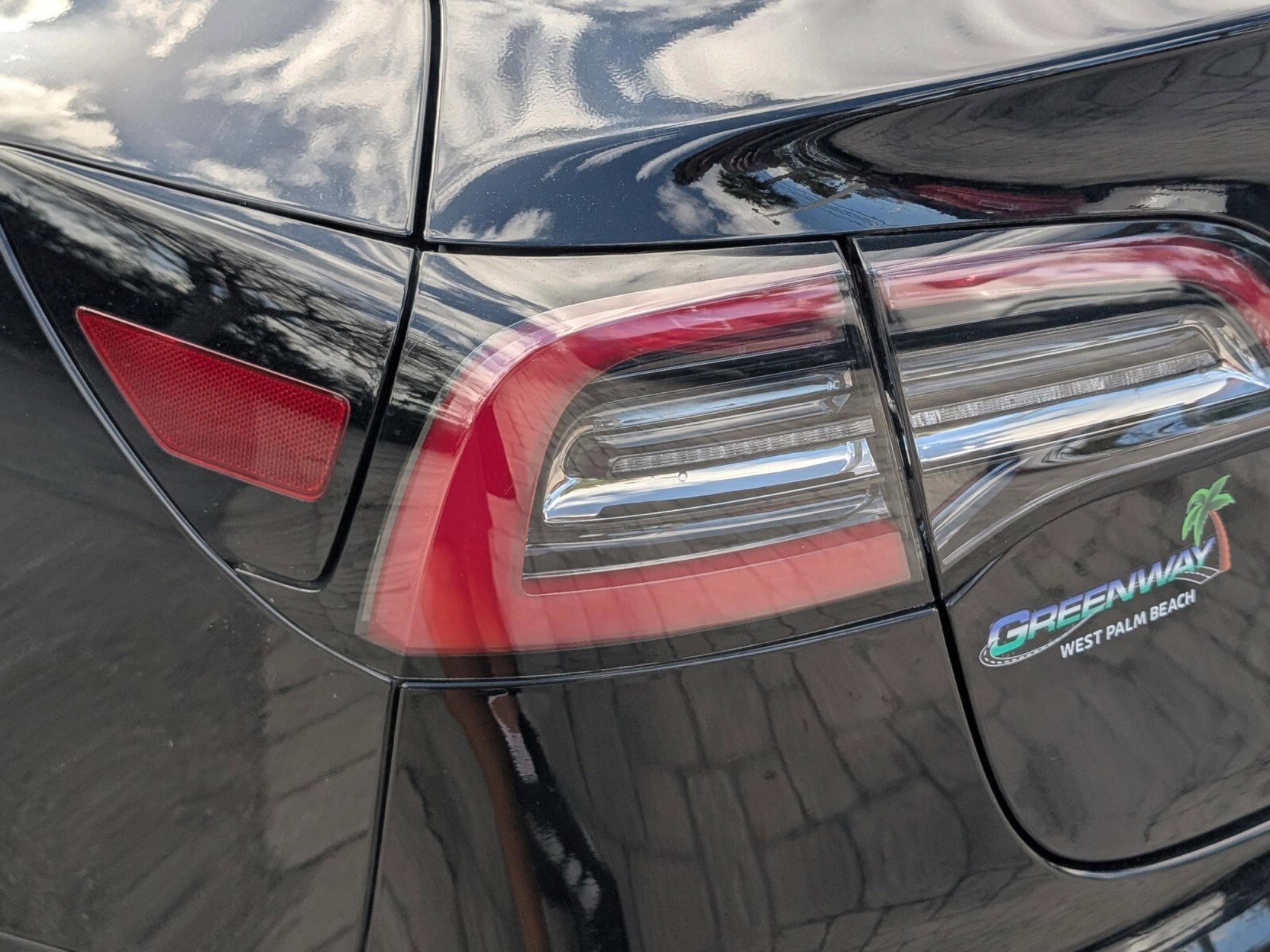 Used 2023 Tesla Model 3 Standard Range image 25