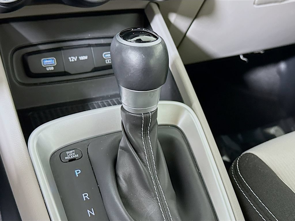 Certified 2024 Hyundai Venue SEL FWD image 10