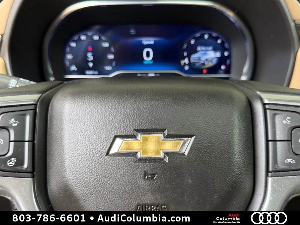 Used 2024 Chevrolet Suburban Premier w/ Premium Package AWD/4WD image 29