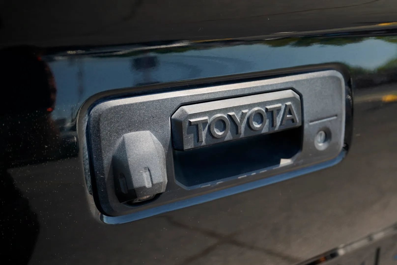 Used 2019 Toyota Tacoma SR w/ SR Convenience Package AWD/4WD image 13