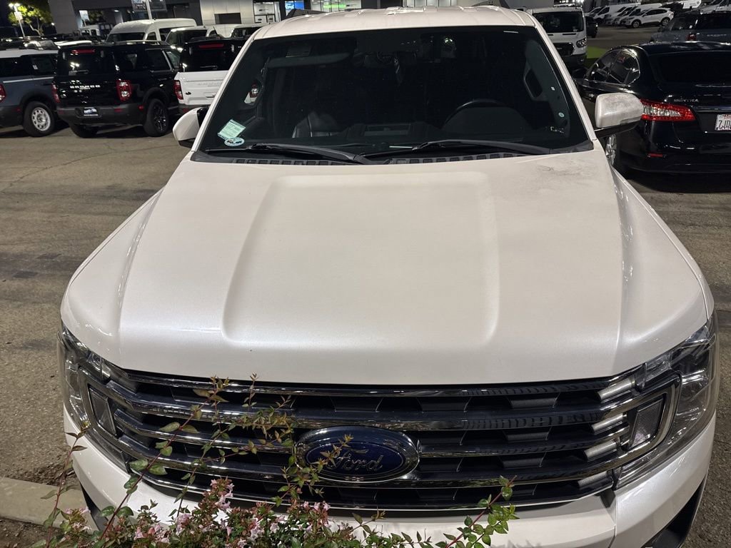 Used 2018 Ford Expedition Max XLT w/ Equipment Group 201A RWD image 2