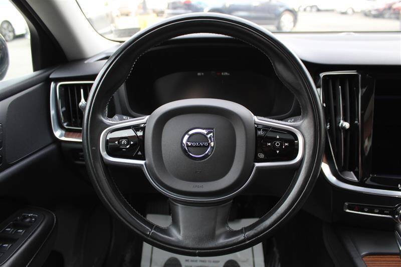 Used 2021 Volvo S60 T5 Momentum FWD image 14