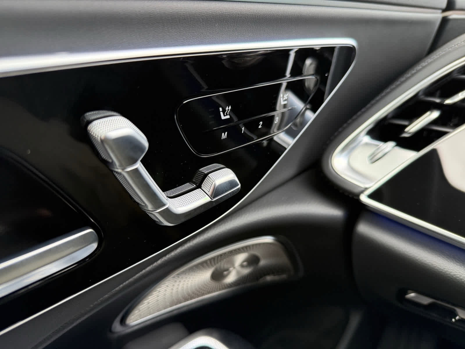 New 2026 Mercedes-Benz E 53 AMG e 4MATIC Sedan image 26