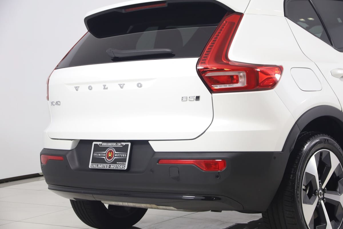 Used 2026 Volvo XC40 B5 Plus AWD/4WD image 42