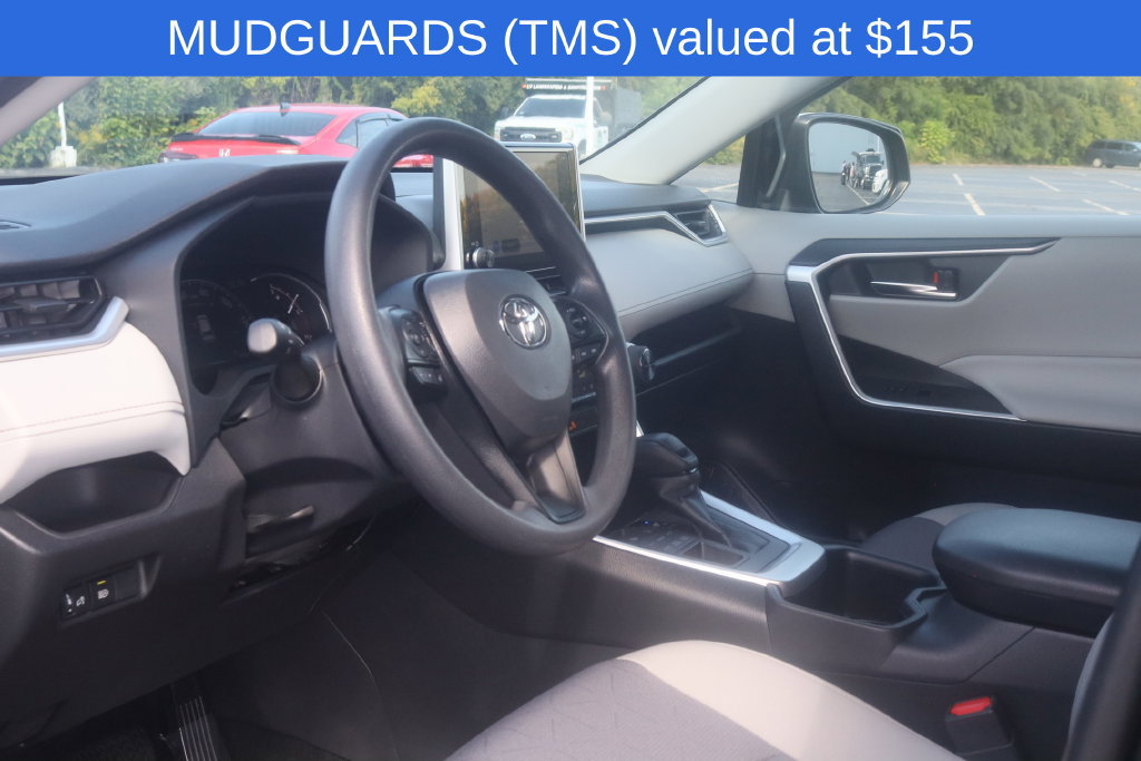 Used 2025 Toyota RAV4 XLE AWD/4WD image 6