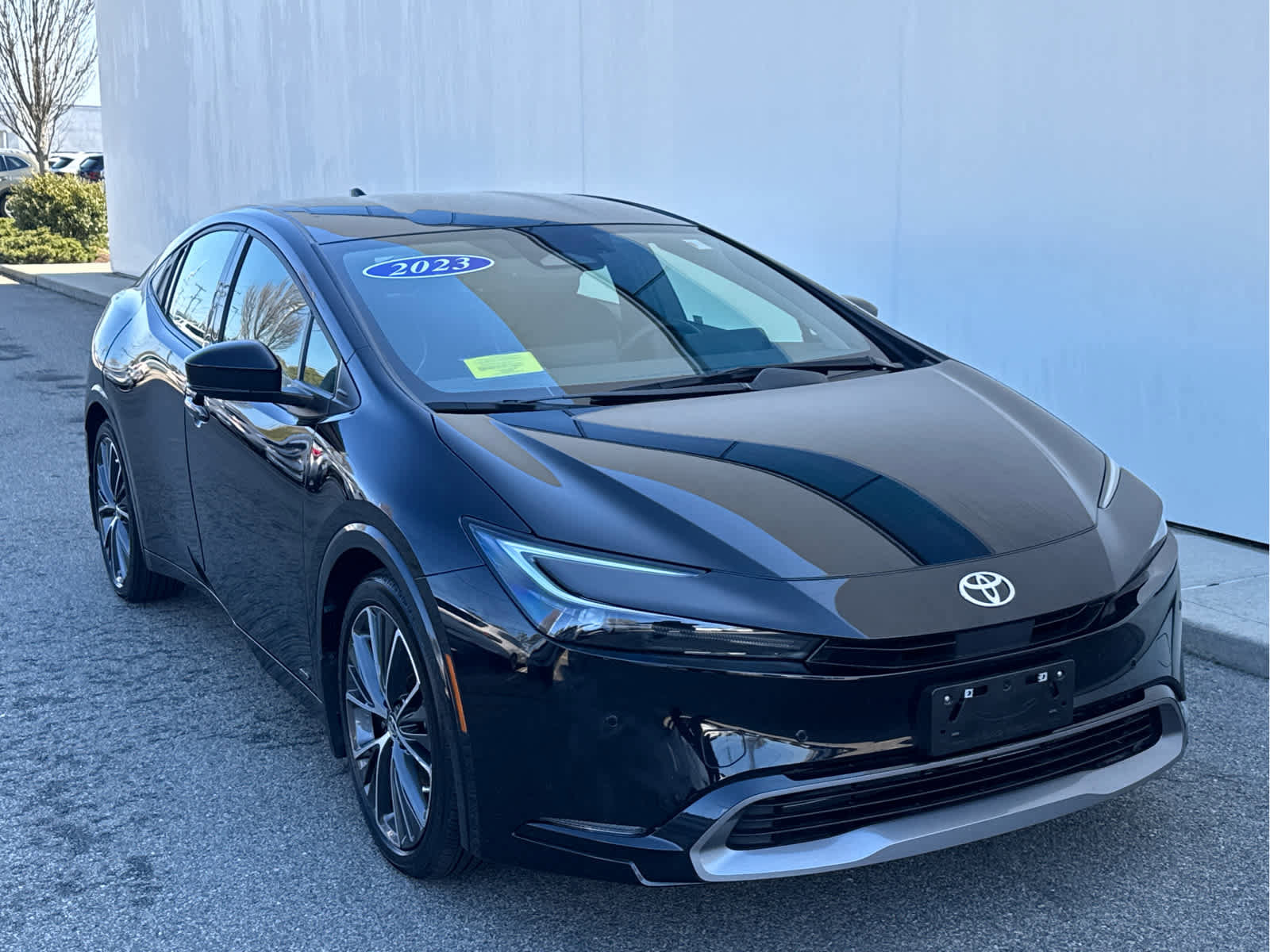Used 2023 Toyota Prius XLE image 2