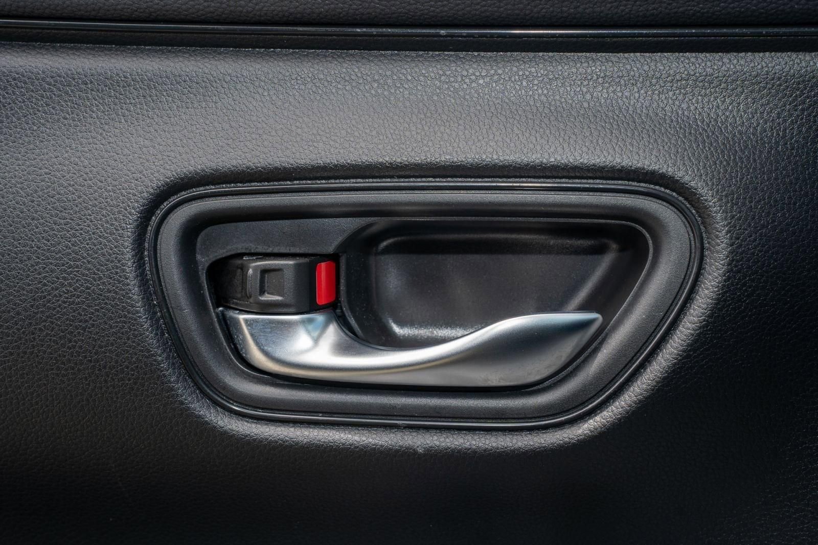 Certified 2024 Honda HR-V LX image 28