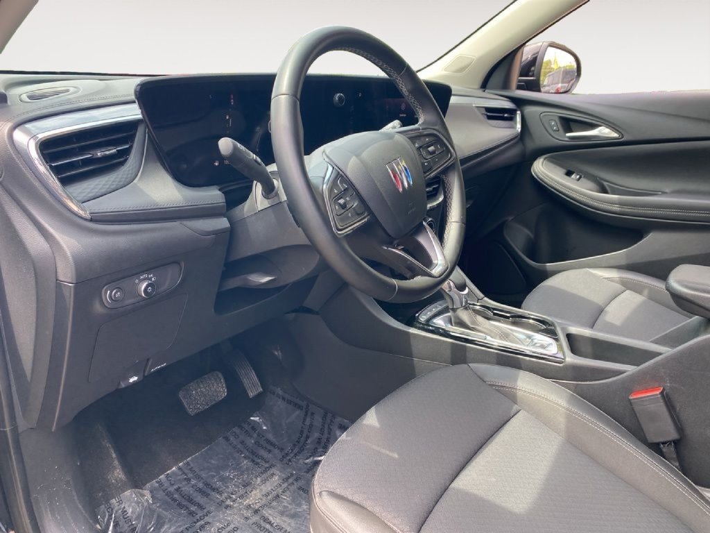 Used 2025 Buick Encore GX Preferred AWD/4WD image 18