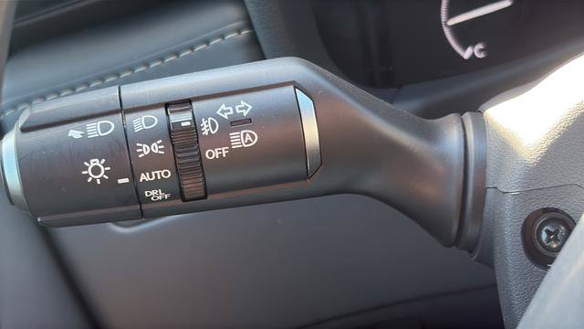 Used 2024 Lexus LX 600 4WD w/ Luxury Package image 16
