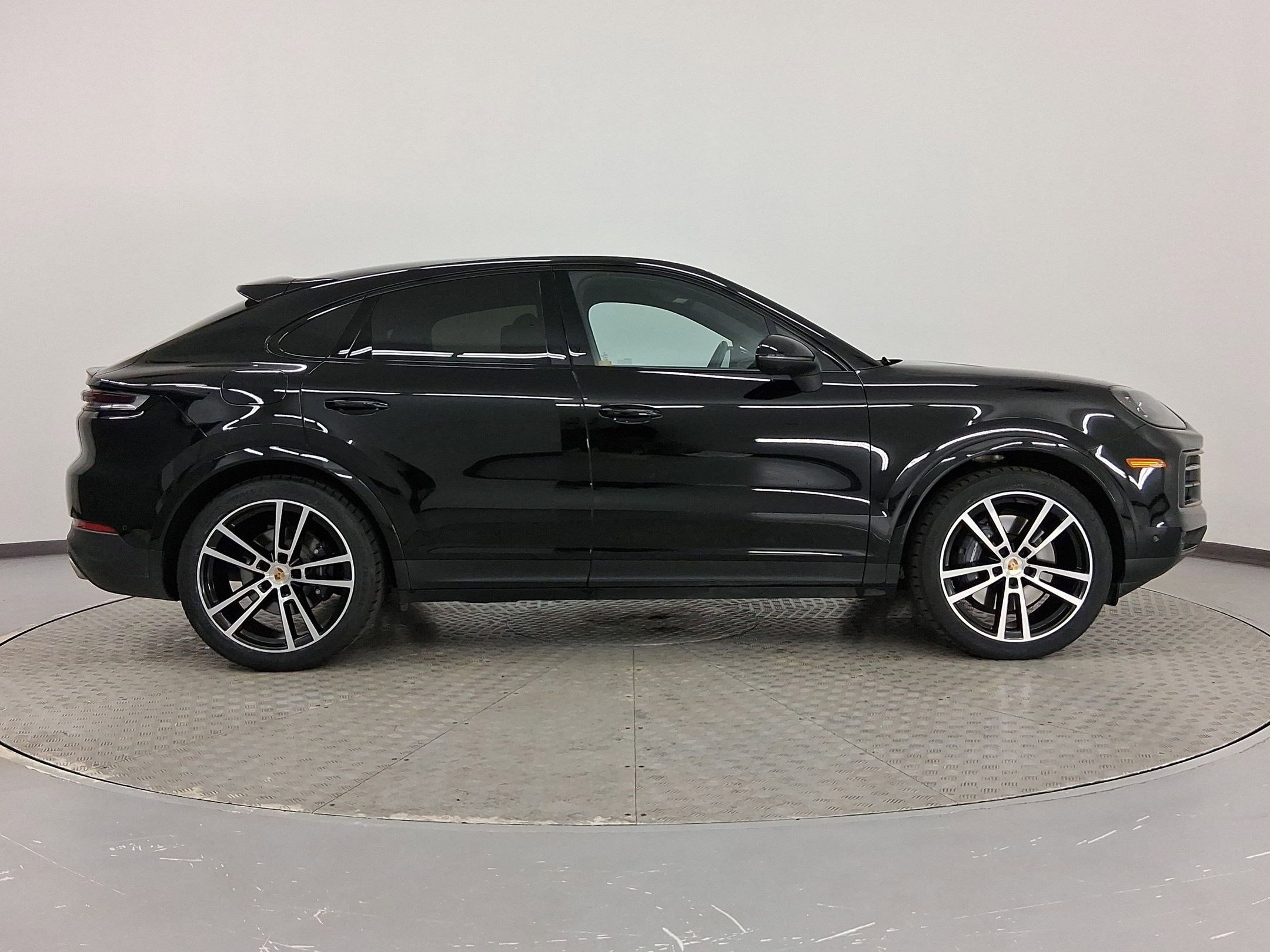 Certified 2024 Porsche Cayenne Coupe image 8