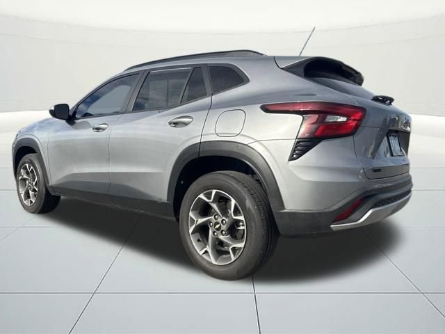 Used 2025 Chevrolet Trax LT w/ Driver Confidence Package image 5