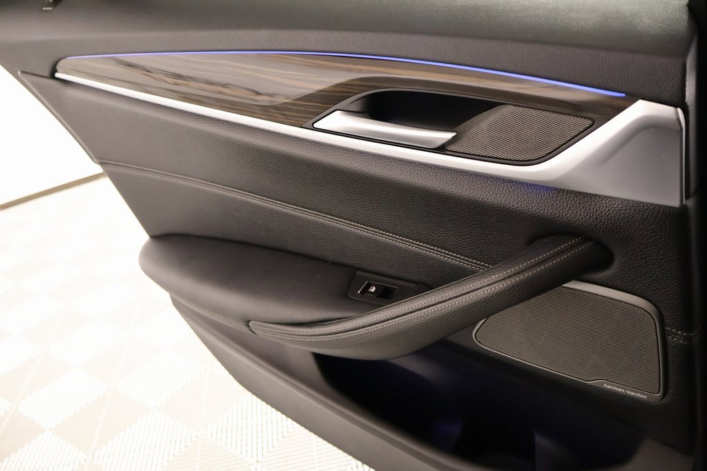 Used 2019 BMW 540i xDrive w/ Convenience Package image 18