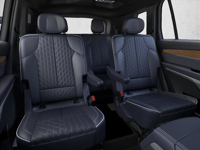New 2026 Cadillac Vistiq Premium Luxury AWD/4WD image 17