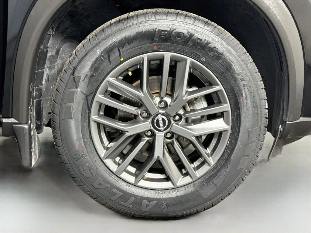 Used 2023 Nissan Rogue S FWD image 31