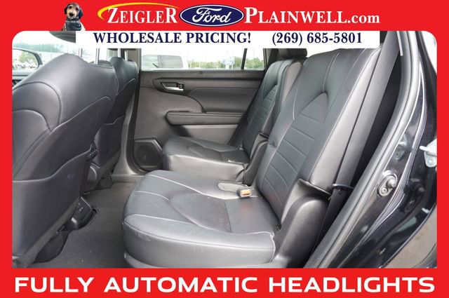Used 2023 Toyota Highlander XLE image 12