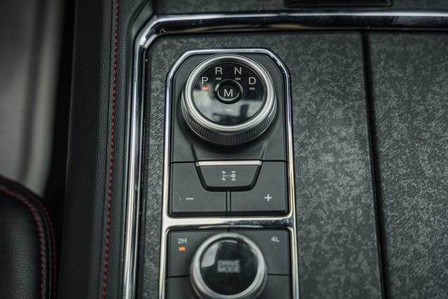 Used 2024 Ford Expedition Limited AWD/4WD image 37