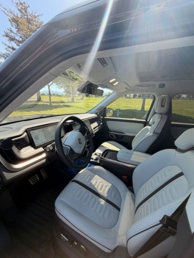 Used 2023 Rivian R1S Adventure AWD/4WD image 5