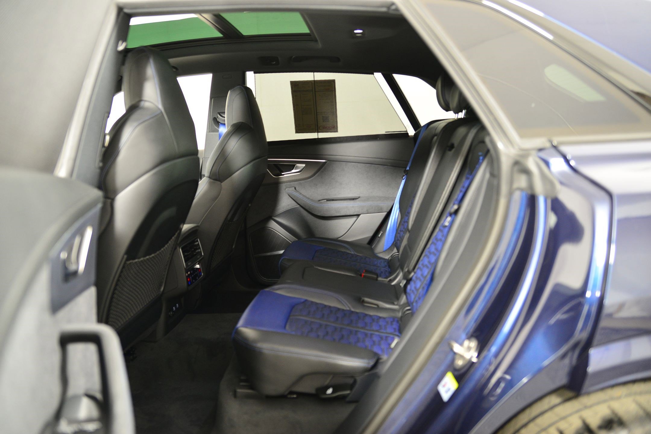 New 2026 Audi RS Q8 performance image 11