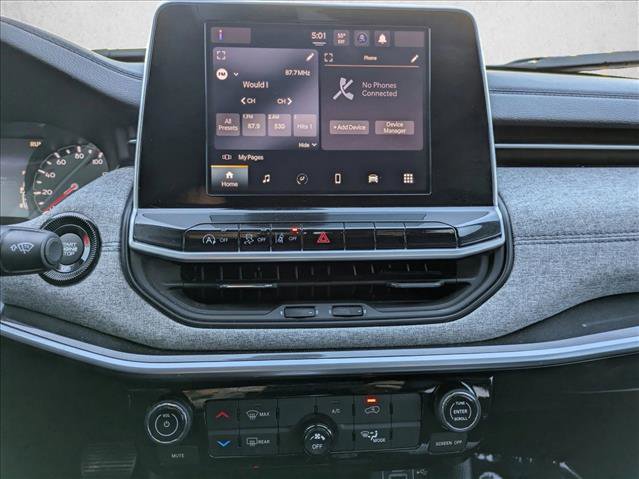 Used 2025 Jeep Compass Sport w/ Mopar Graphics Package image 11