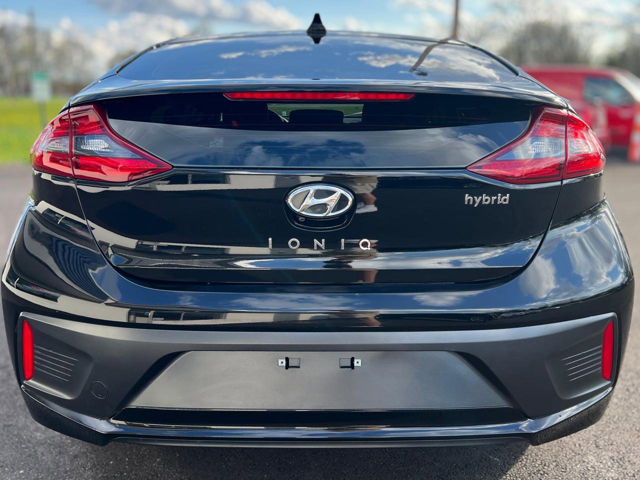 Used 2018 Hyundai Ioniq SEL FWD image 10