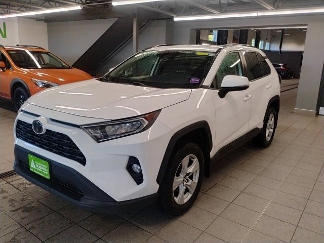 Used 2019 Toyota RAV4 XLE image 3