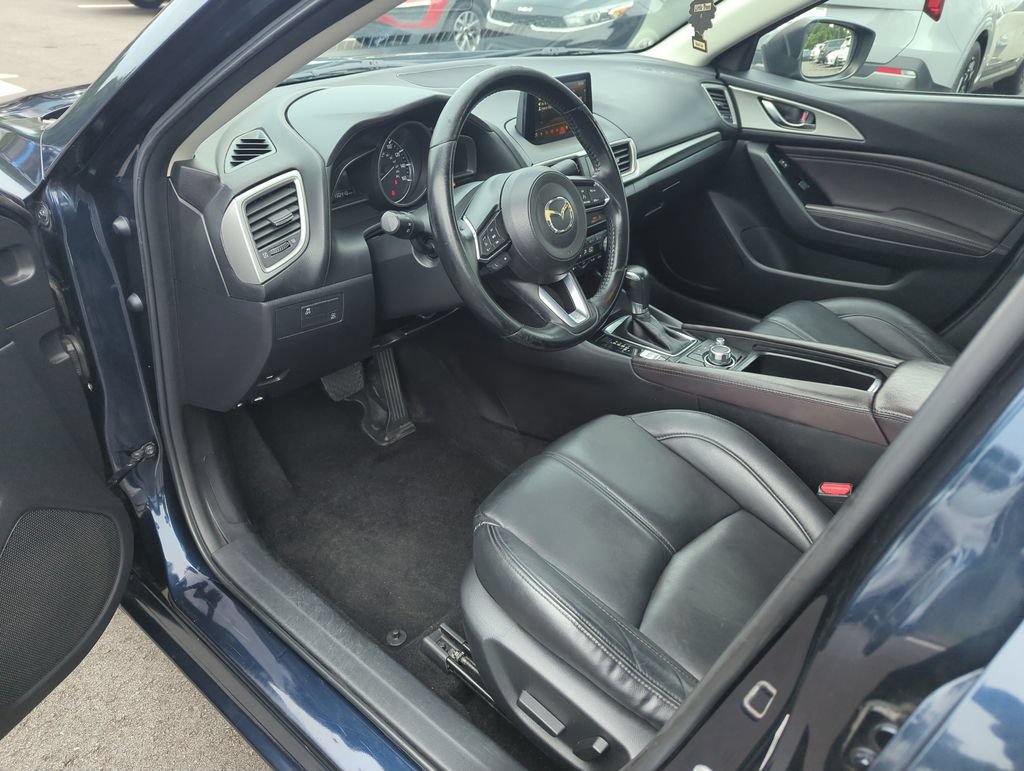 Used 2017 MAZDA MAZDA3 Touring FWD image 11